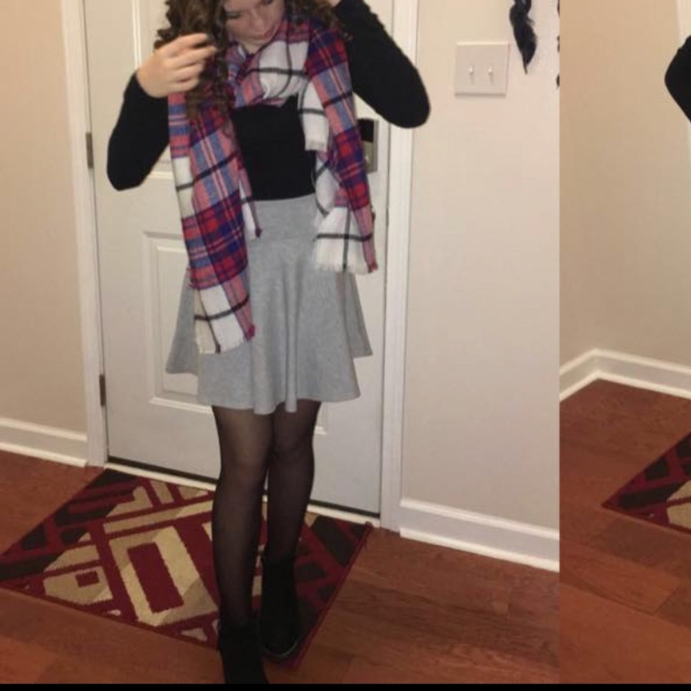 grey skirt